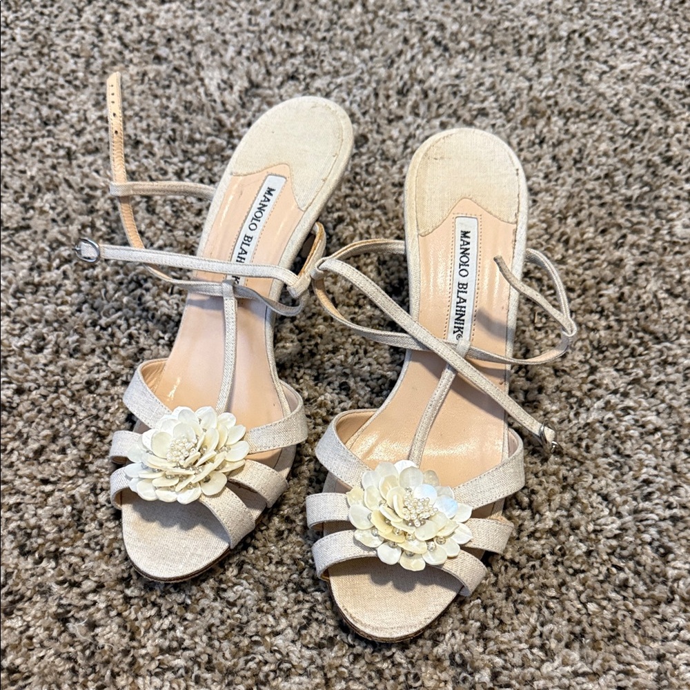 Manolo Blahnik Beige Floral Sandals